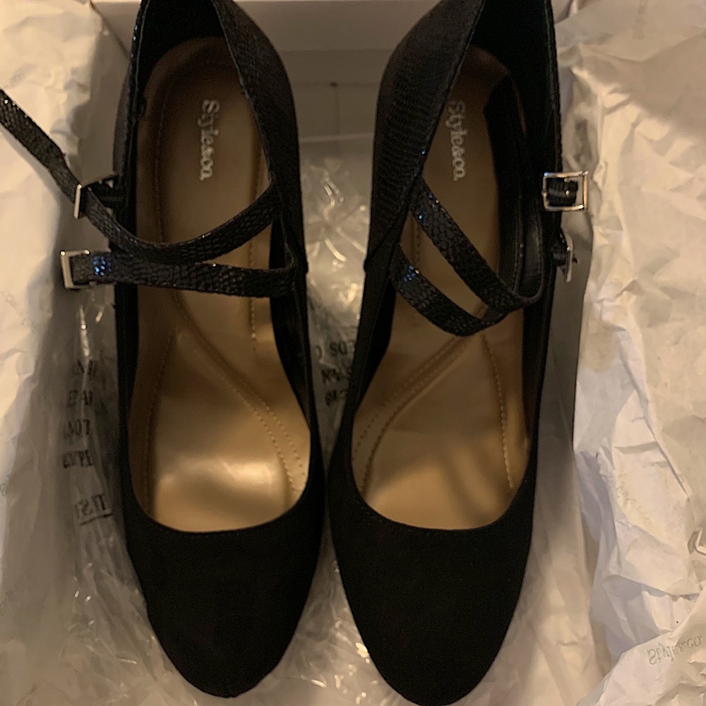 Mary Jane pumps